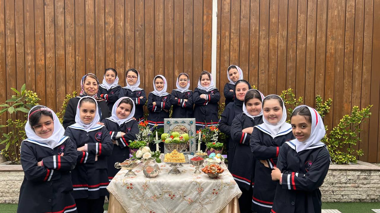 عکس های دسته جمعی دختران بهاردانش دوره اول
